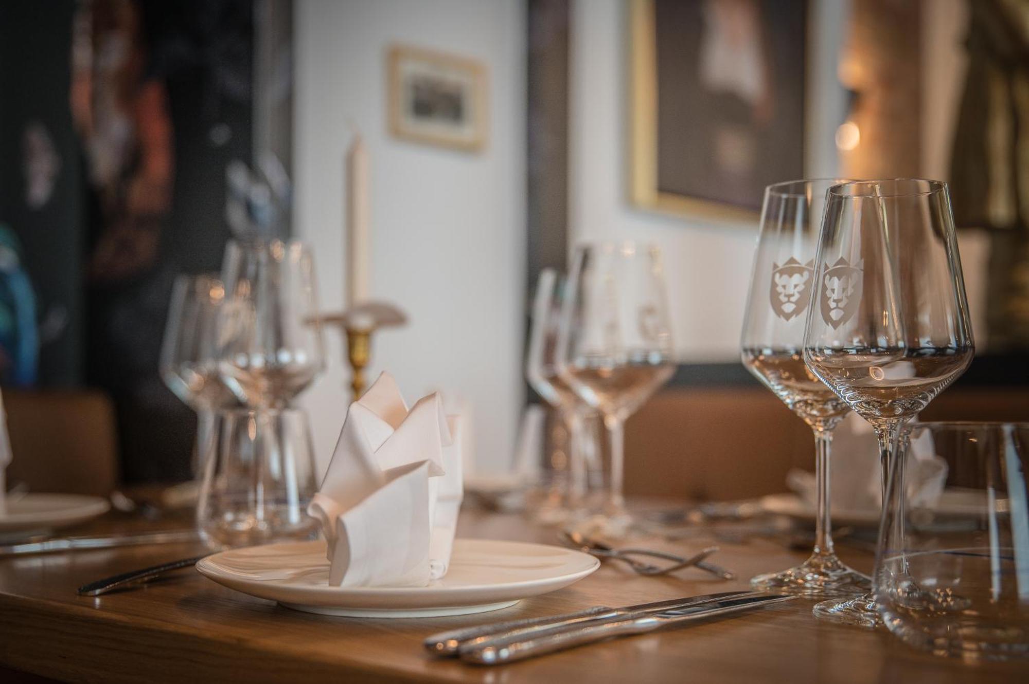 Hotel & Gasthaus Loewen 발드키르히 외부 사진