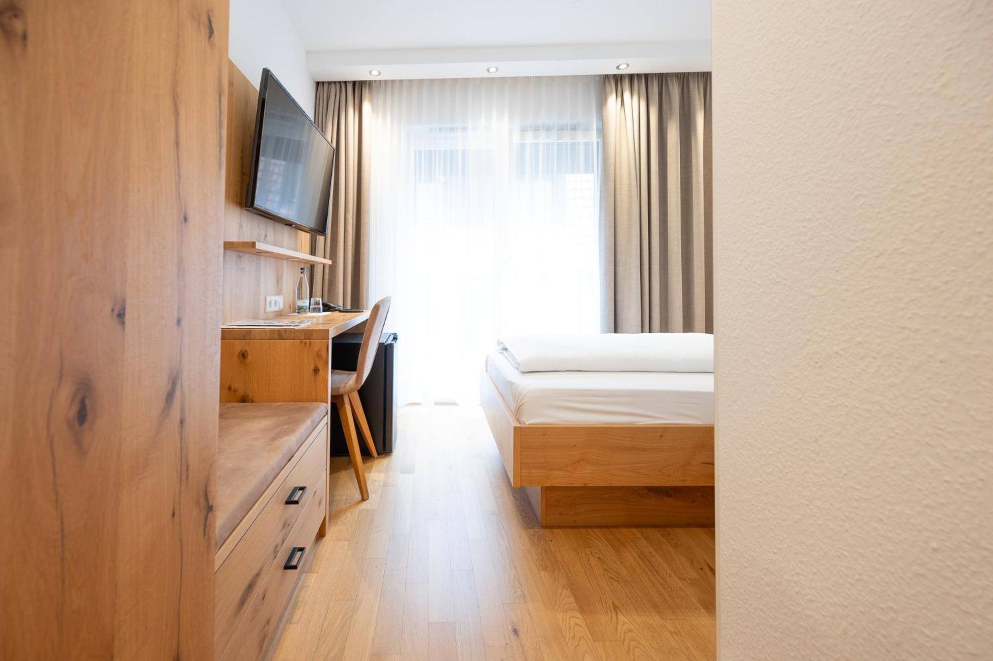 Hotel & Gasthaus Loewen 발드키르히 외부 사진