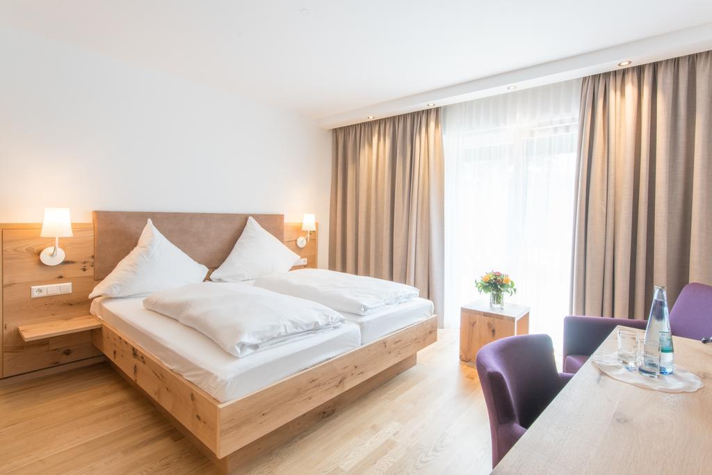 Hotel & Gasthaus Loewen 발드키르히 외부 사진