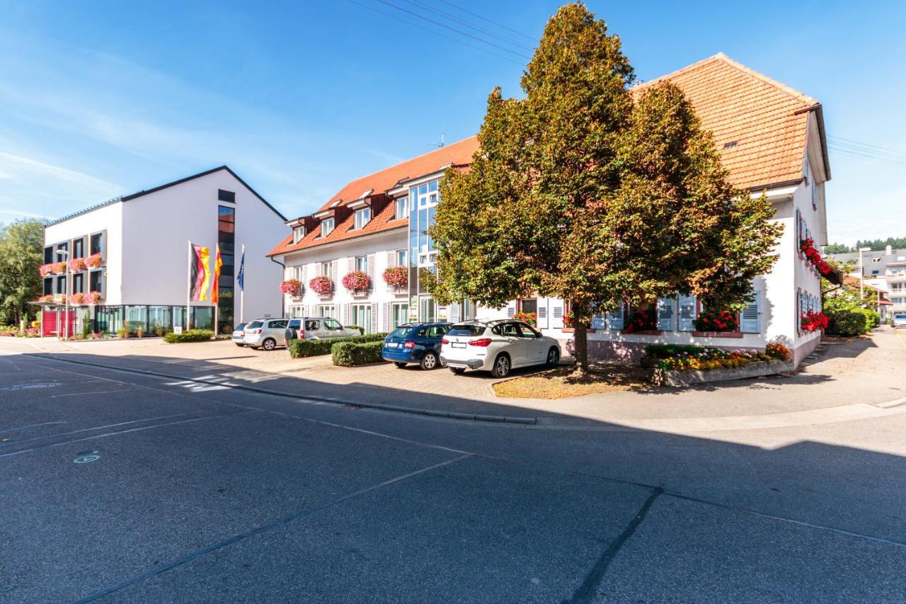 Hotel & Gasthaus Loewen 발드키르히 외부 사진